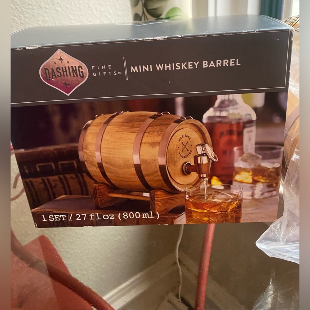 DASHING WHISKEY BARREL 27 Fl Oz